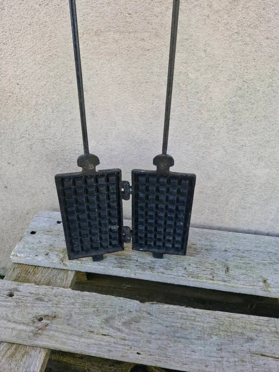 Cast iron antique waffles maker - Image 2