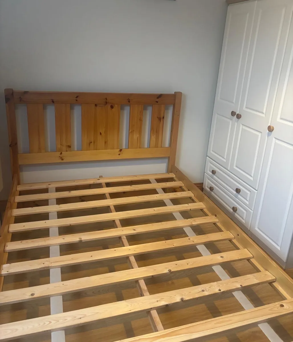Solid pine double bed - Image 2