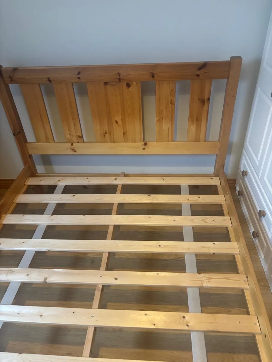Solid pine double bed - Image 3