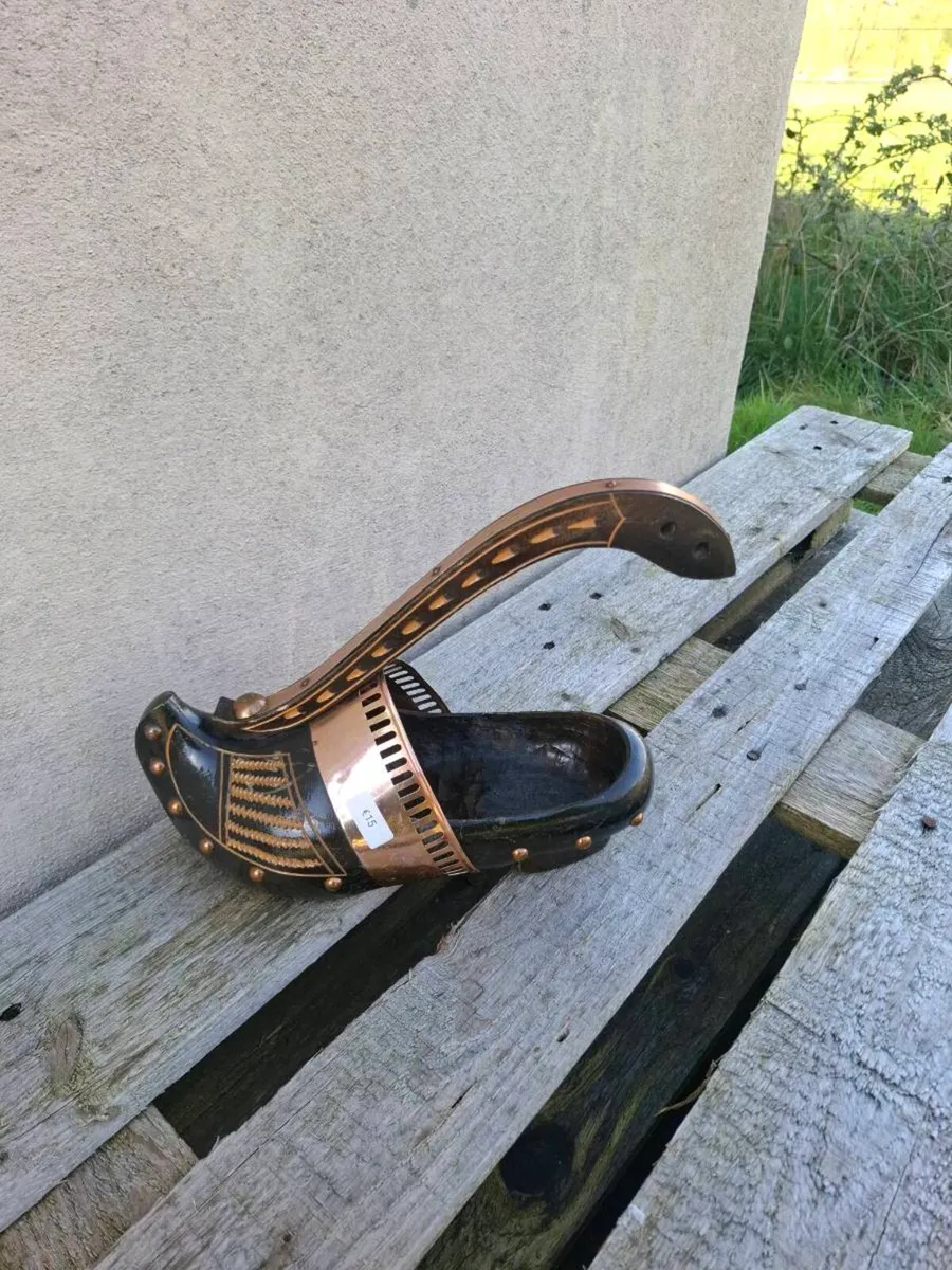Wood clog bottle holder