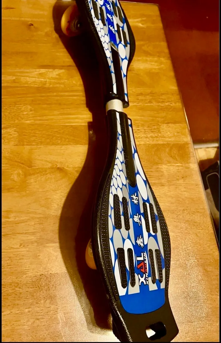 Skateboard - Image 3