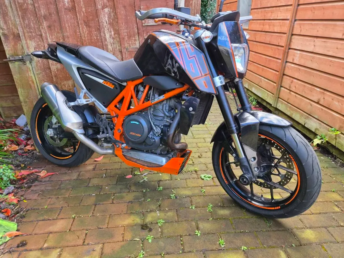 KTM  690 Duke triumph tiger - Image 2