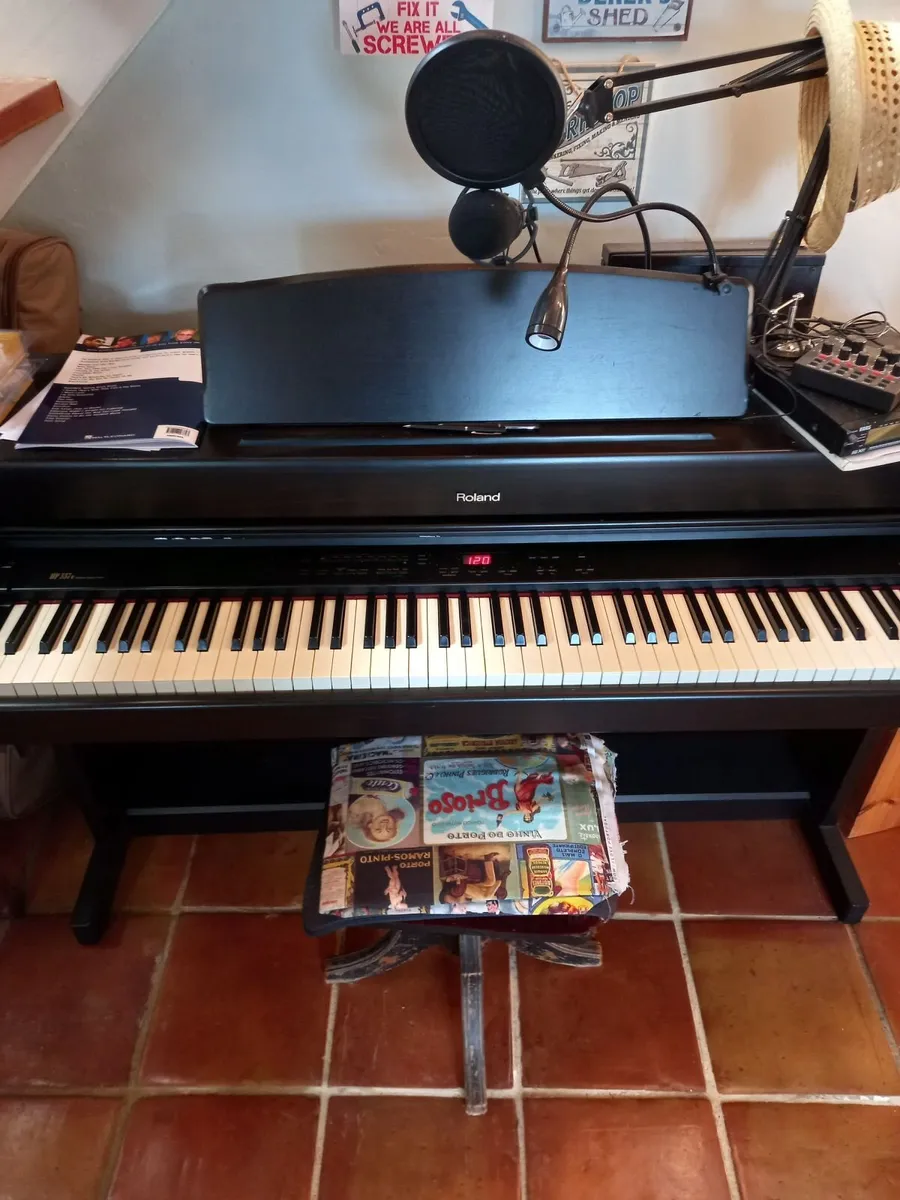 Digital piano - Image 2