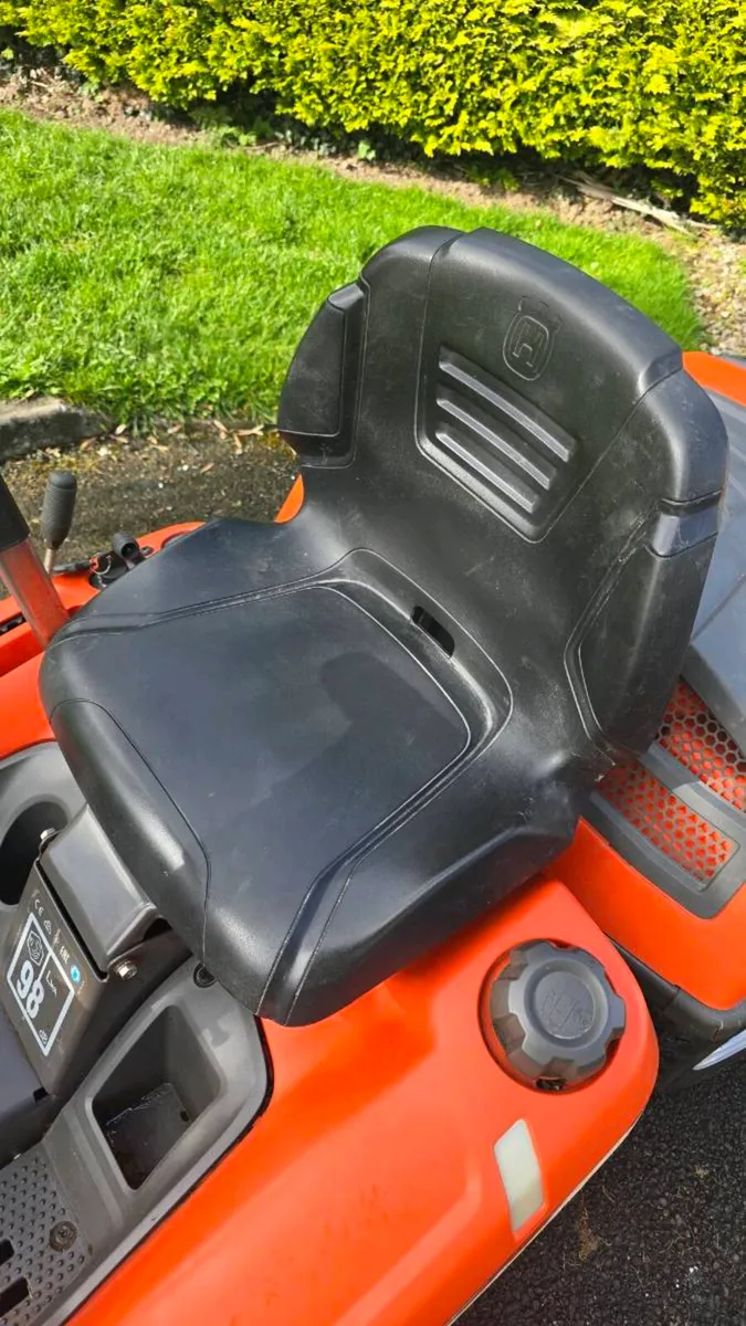 Husqvarna R214TC - Image 4