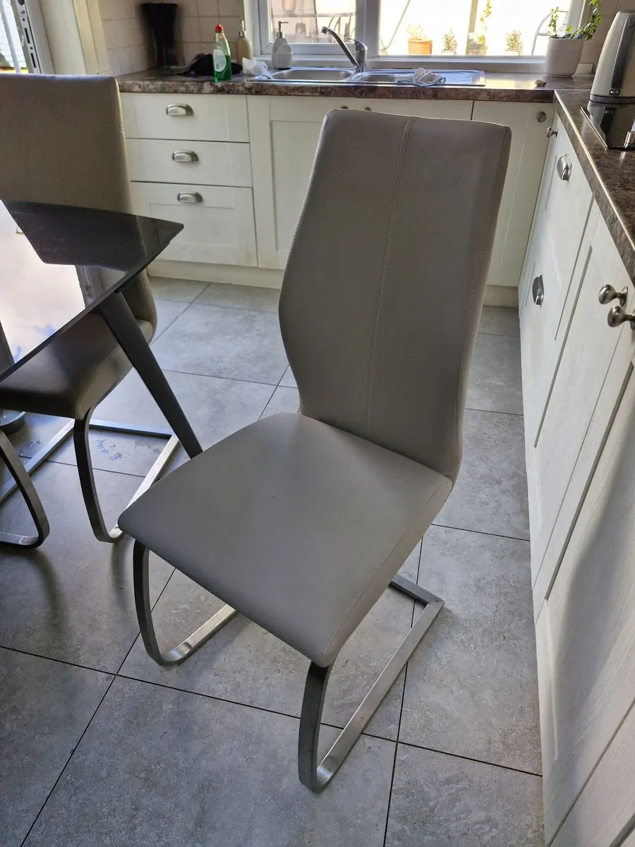 Kitchen table - Image 2