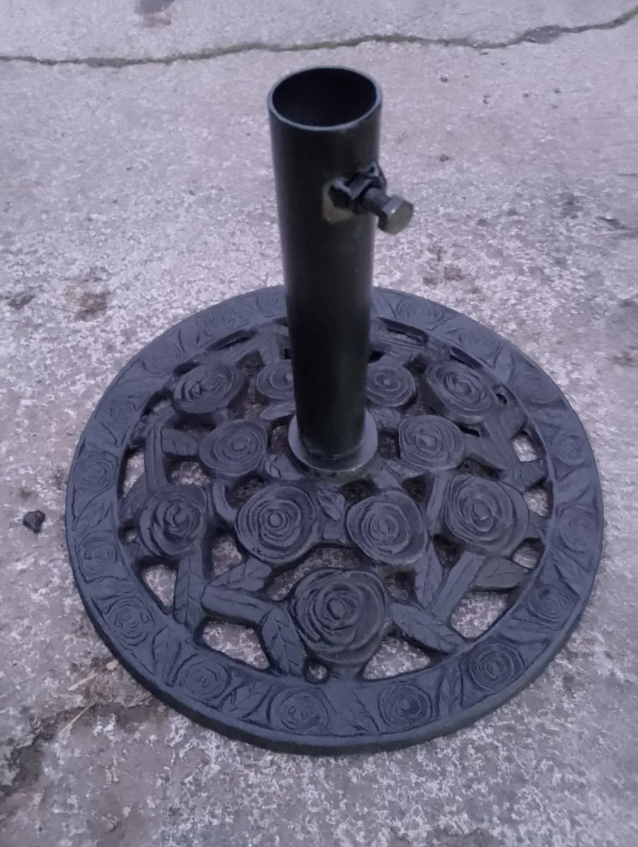 Old cast iron parasol umbrella stand - Image 4