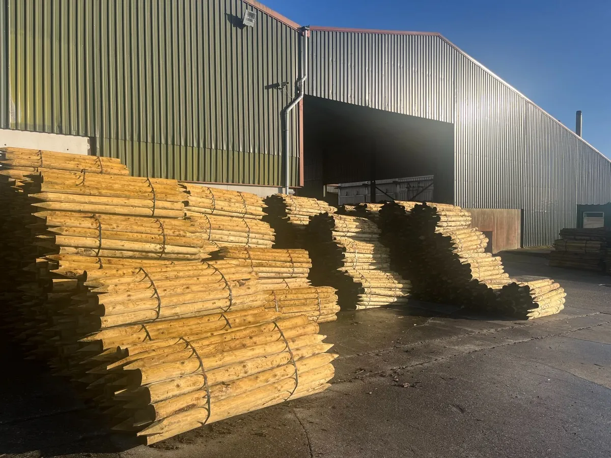 Farm Fencing Stakes - Direct to your Farm - Image 1
