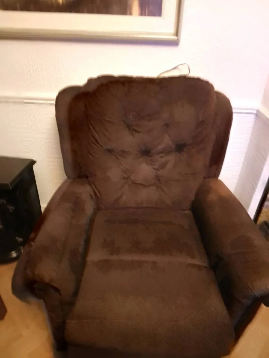 Electric reclining armchair - Image 2
