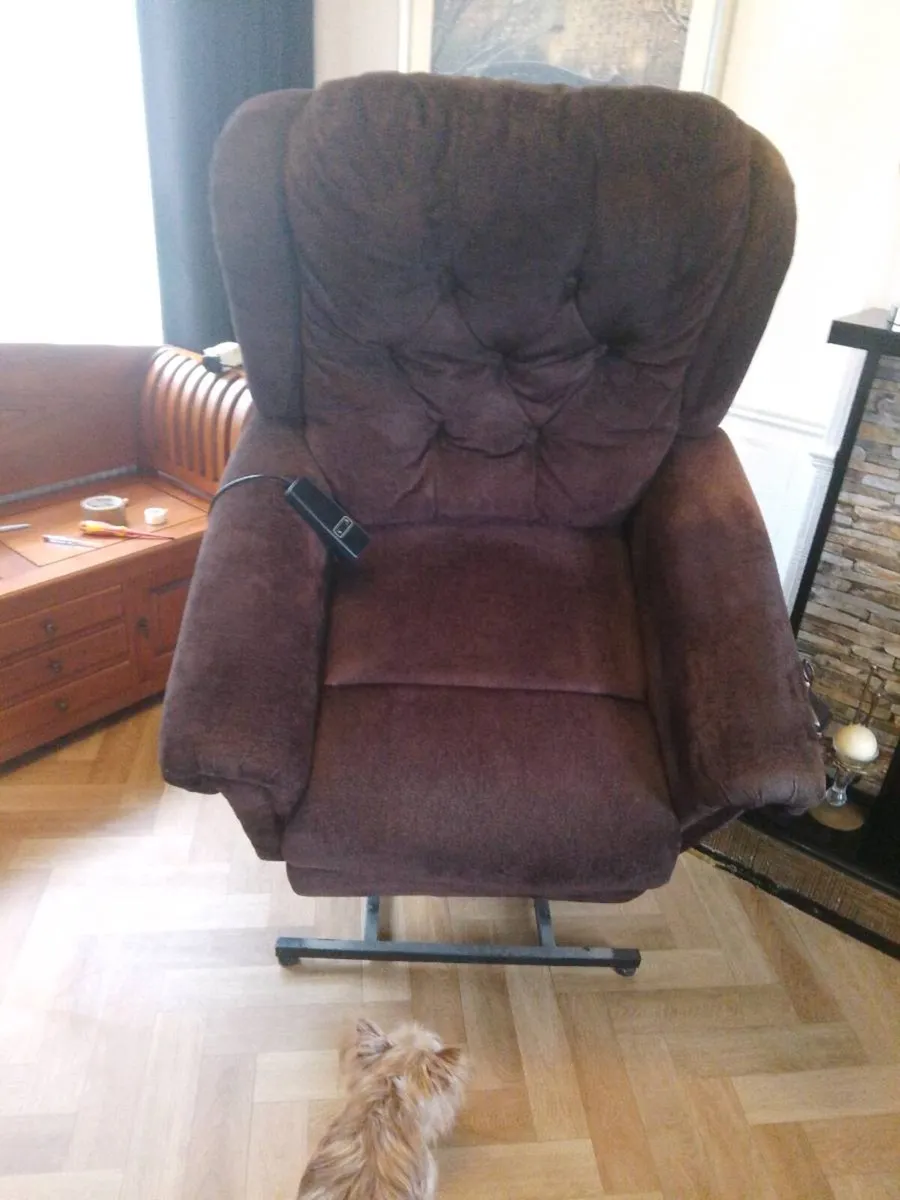 Electric reclining armchair - Image 3