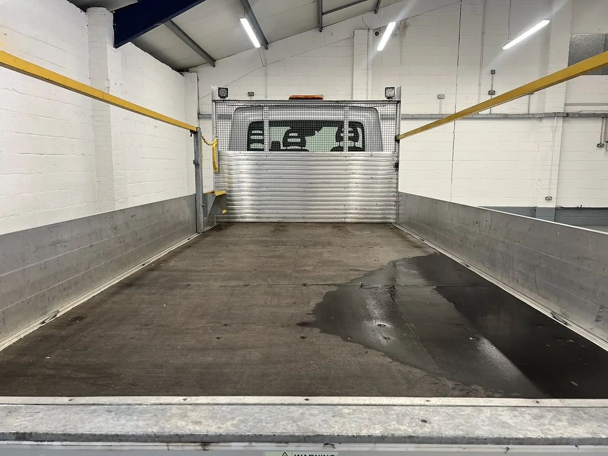 2023 Iveco Daily Dropside Van - Image 3