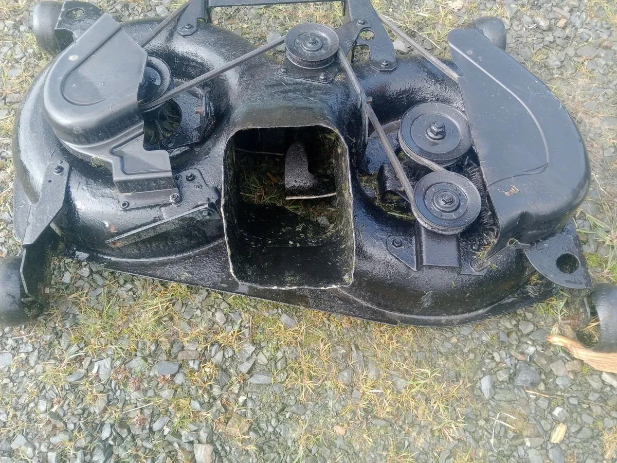 Lawnmower deck - Image 2