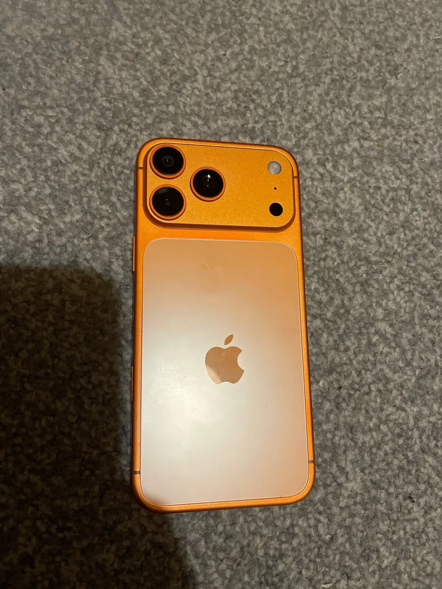 iPhone 17 pro max fake - Image 2