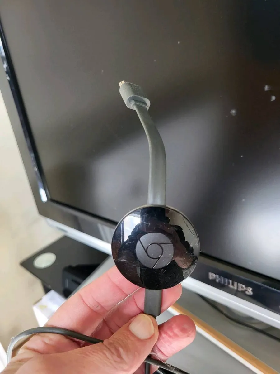 Philip 36inch HD TV and stand - Image 3