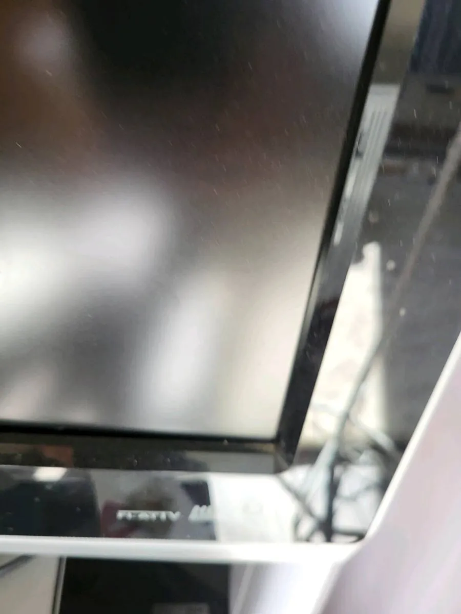 Philip 36inch HD TV and stand - Image 2