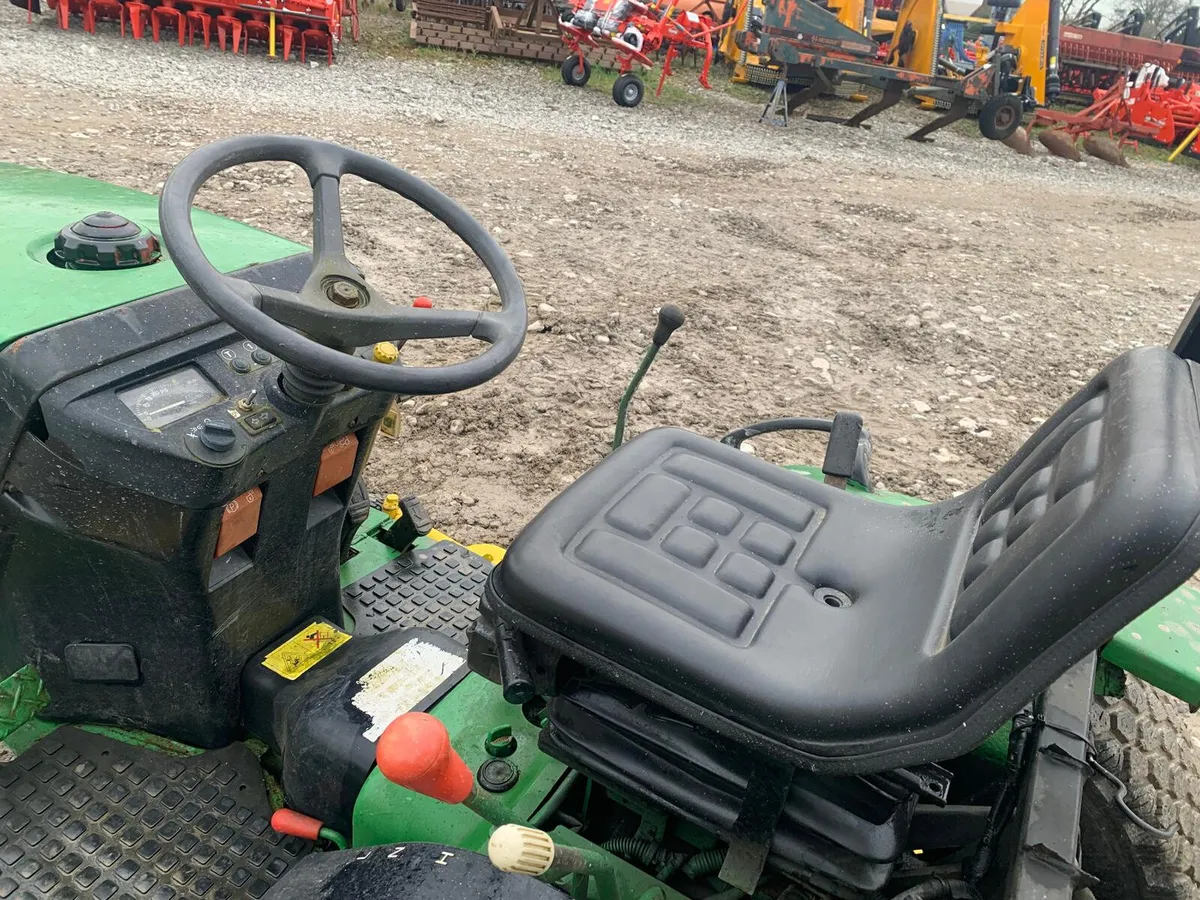 JOHN DEERE 4100 4WD COMPACT + ATTACHMENTS - Image 4
