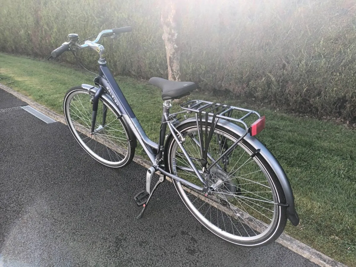 Ladies bicycle - Image 3