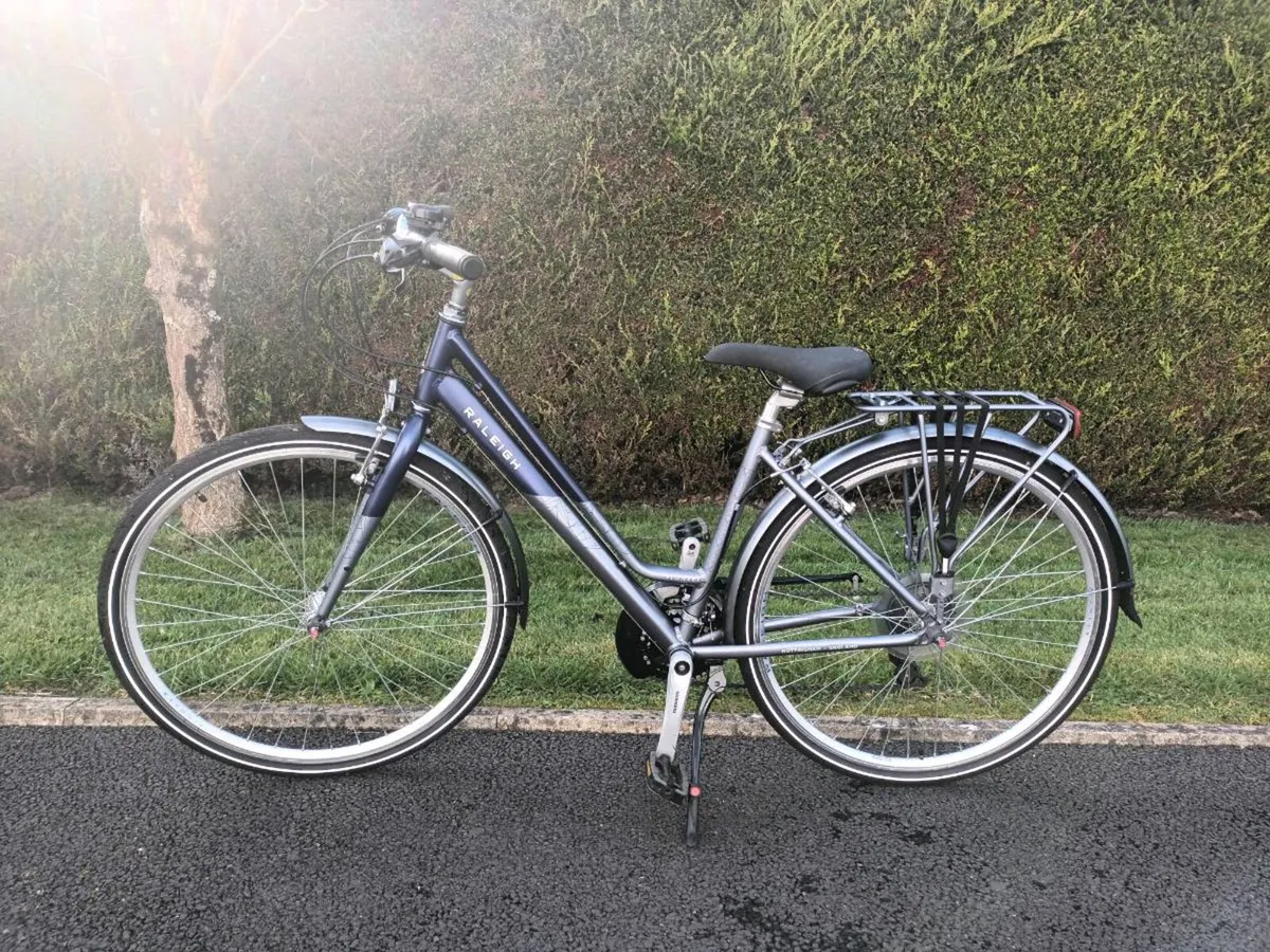 Ladies bicycle - Image 1