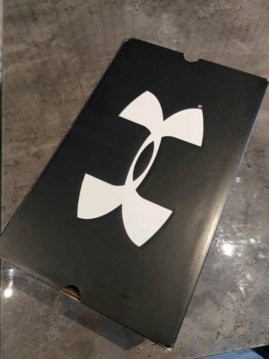 Under armour golf shoes - Image 1