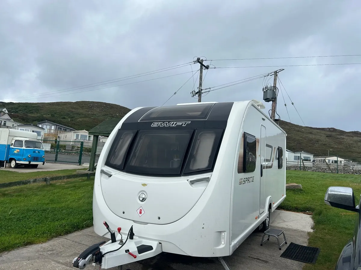 2022 Swift Sprite Major 4 EB is a 4-berth - Image 4