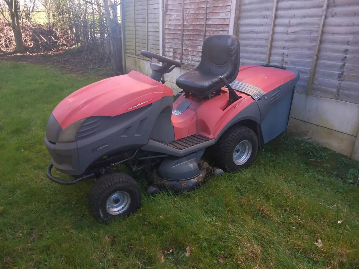 Ride on lawnmower - Image 2