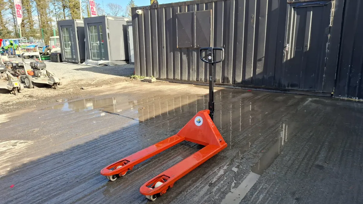 Toyota Pallet Truck - Image 3