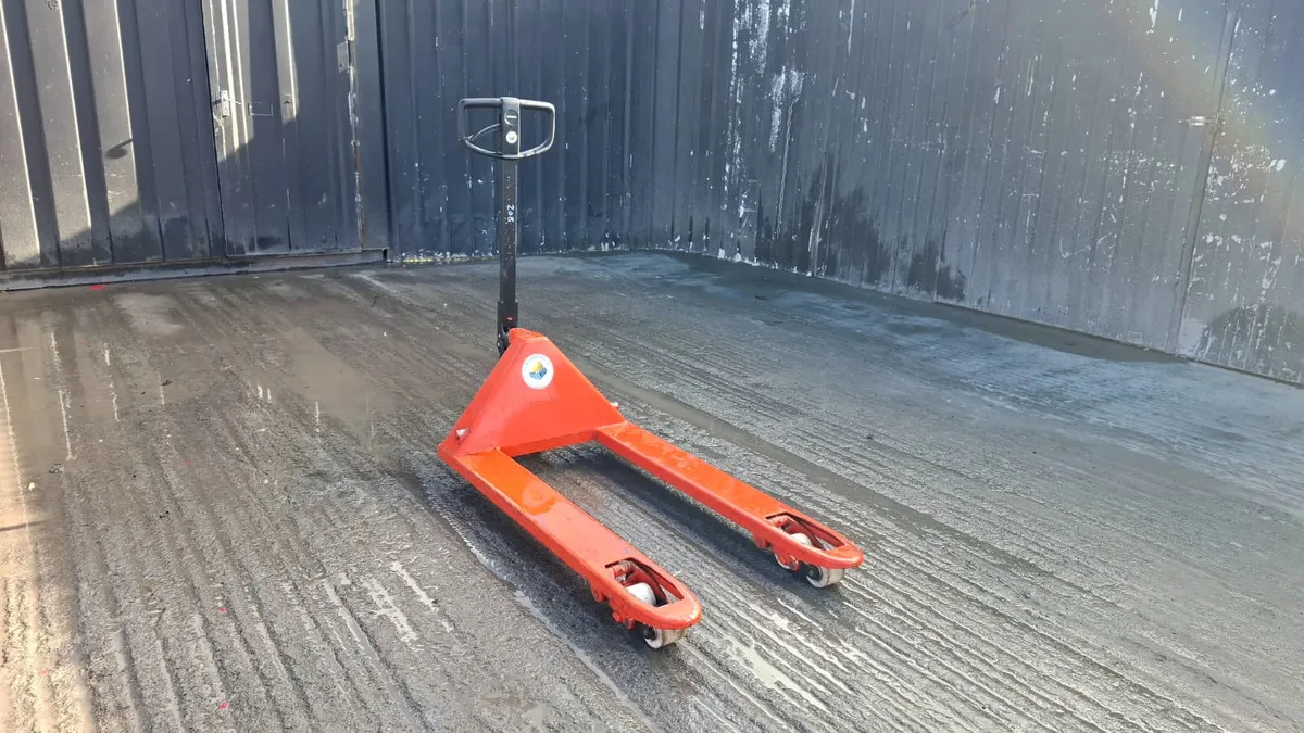 Toyota Pallet Truck - Image 1