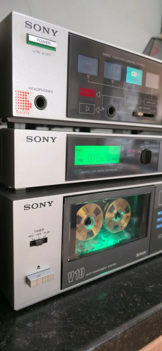 FULL SET  SONY  V10  AUTOMATIC TURNTABLE  SPEAKERS - Image 2