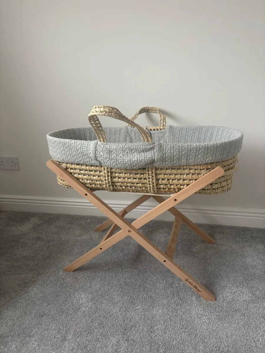 The little green sheep Moses basket and stand - Image 2