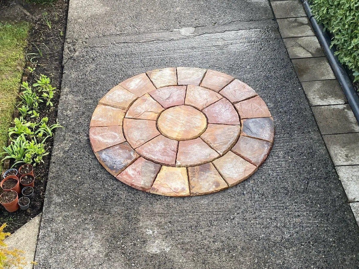 Limestone paving circle - Image 2