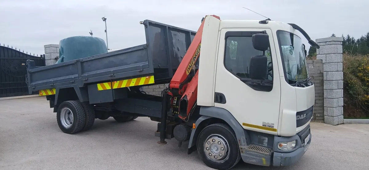 2010 Daf 45 /160. Bhp.   Tipper & crane 🏗 - Image 1