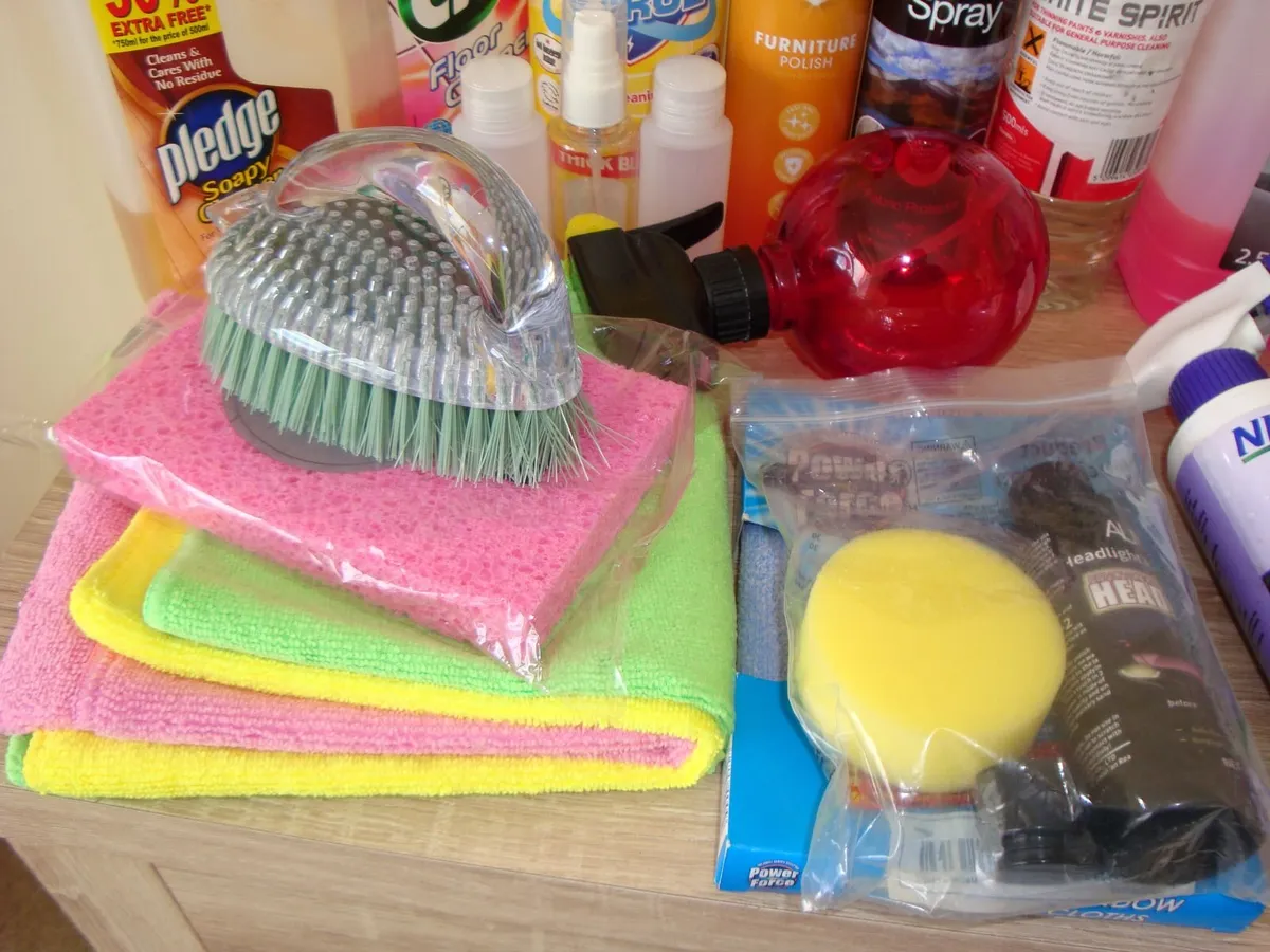 Cleaning products and other items bundle - Image 3