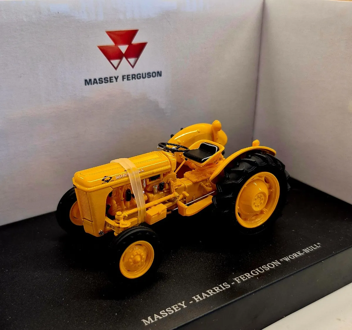 Massey Harris Ferguson 202 WorkBull Tractor Model - Image 2