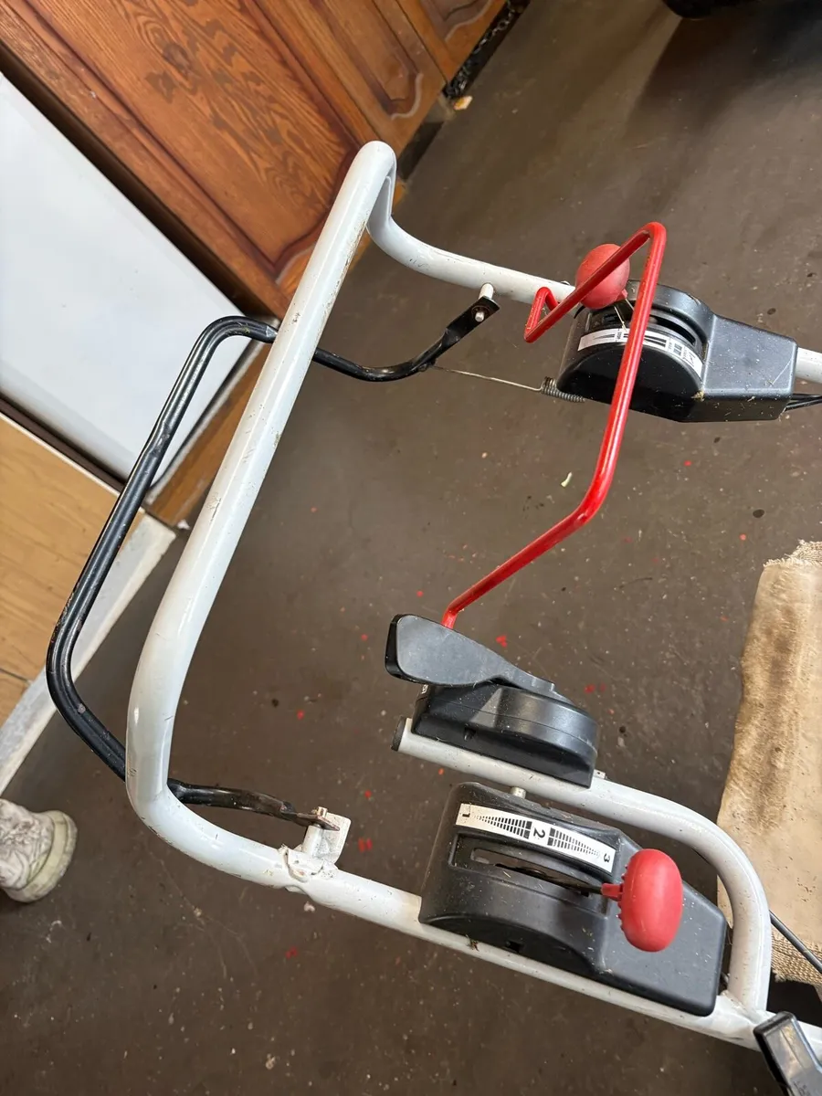 Self-Drive mower - Image 4