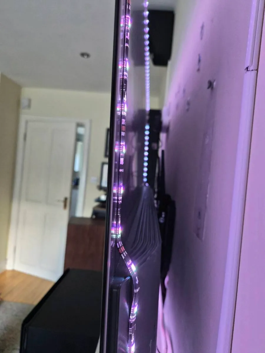 Lg C8 oled tv 65 inch - Image 3