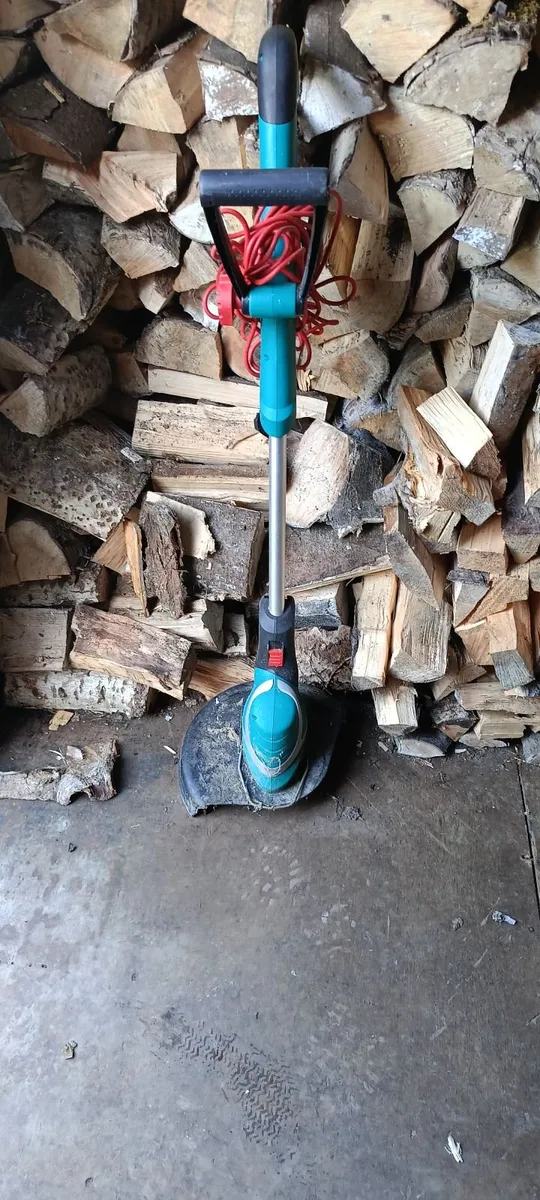 Electric Bosch lawnmower and grass trimmer - Image 3