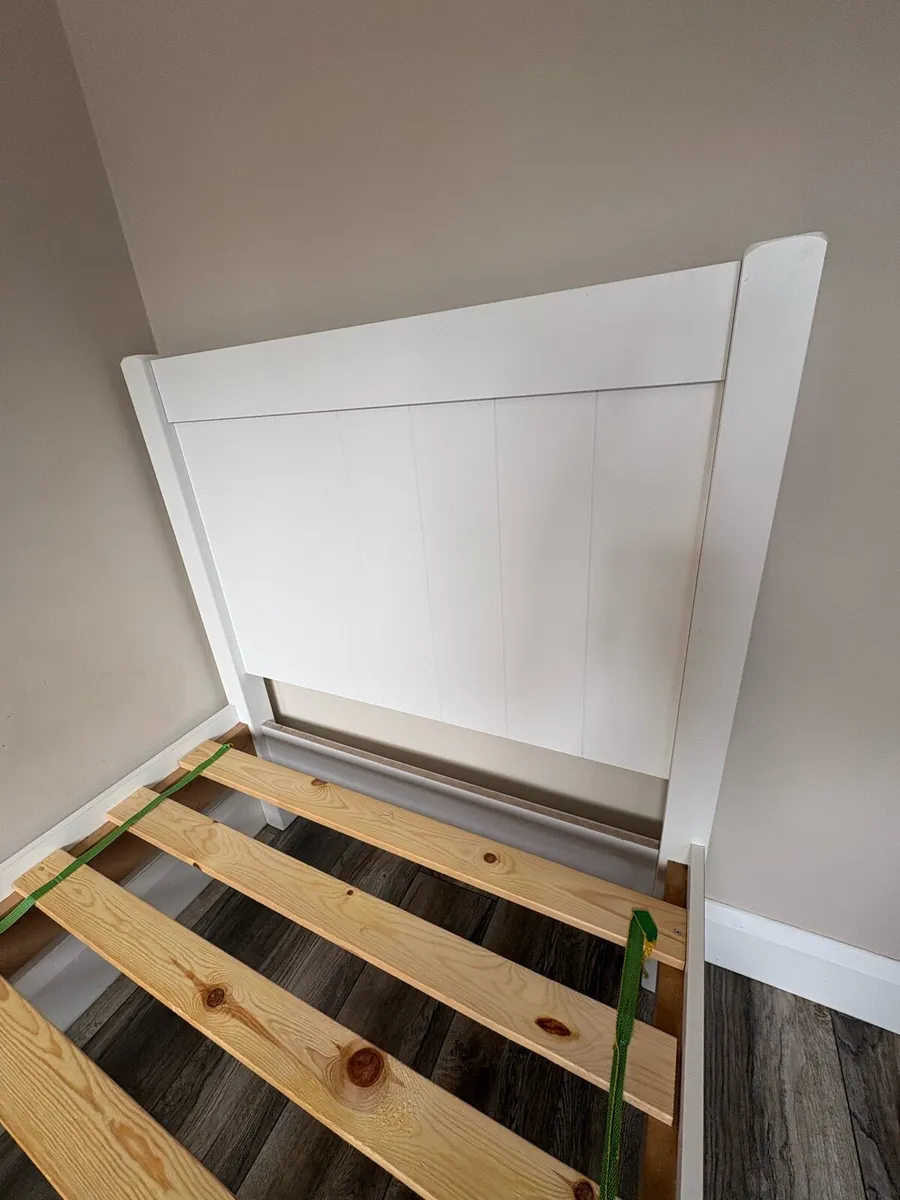 Single bed - Image 2