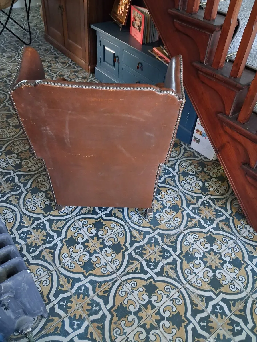Vintage wingback leather armchair - Image 3