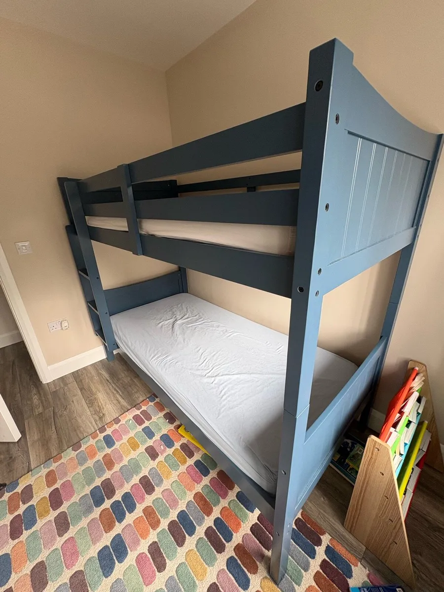 Bunk beds - Image 1