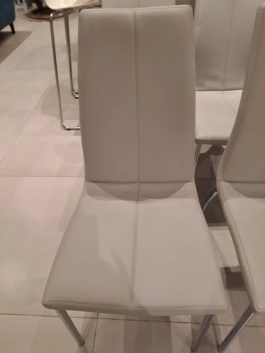 Dining chairs - Image 1