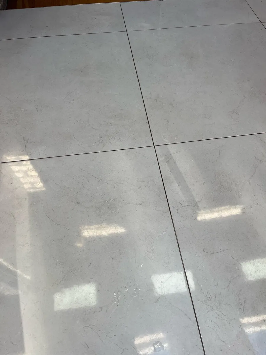 60 porcelain tiles - Image 2