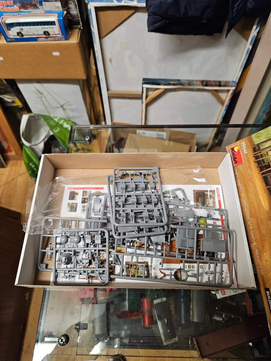 Airfix Miniart Home Office Interior - Image 2