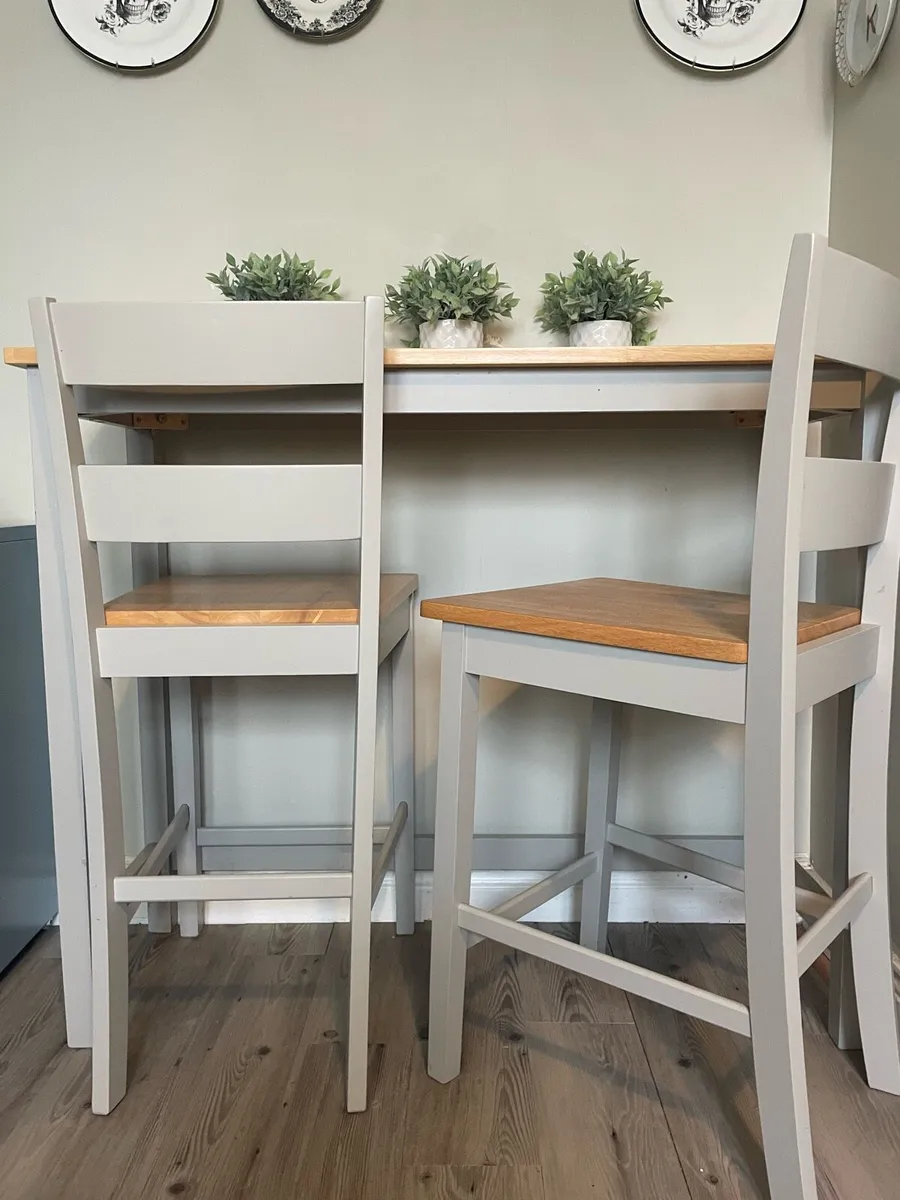 Breakfast bar - Image 1