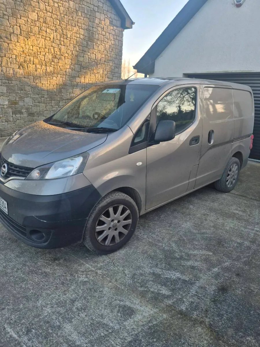 Nissan NV 200 - Image 2
