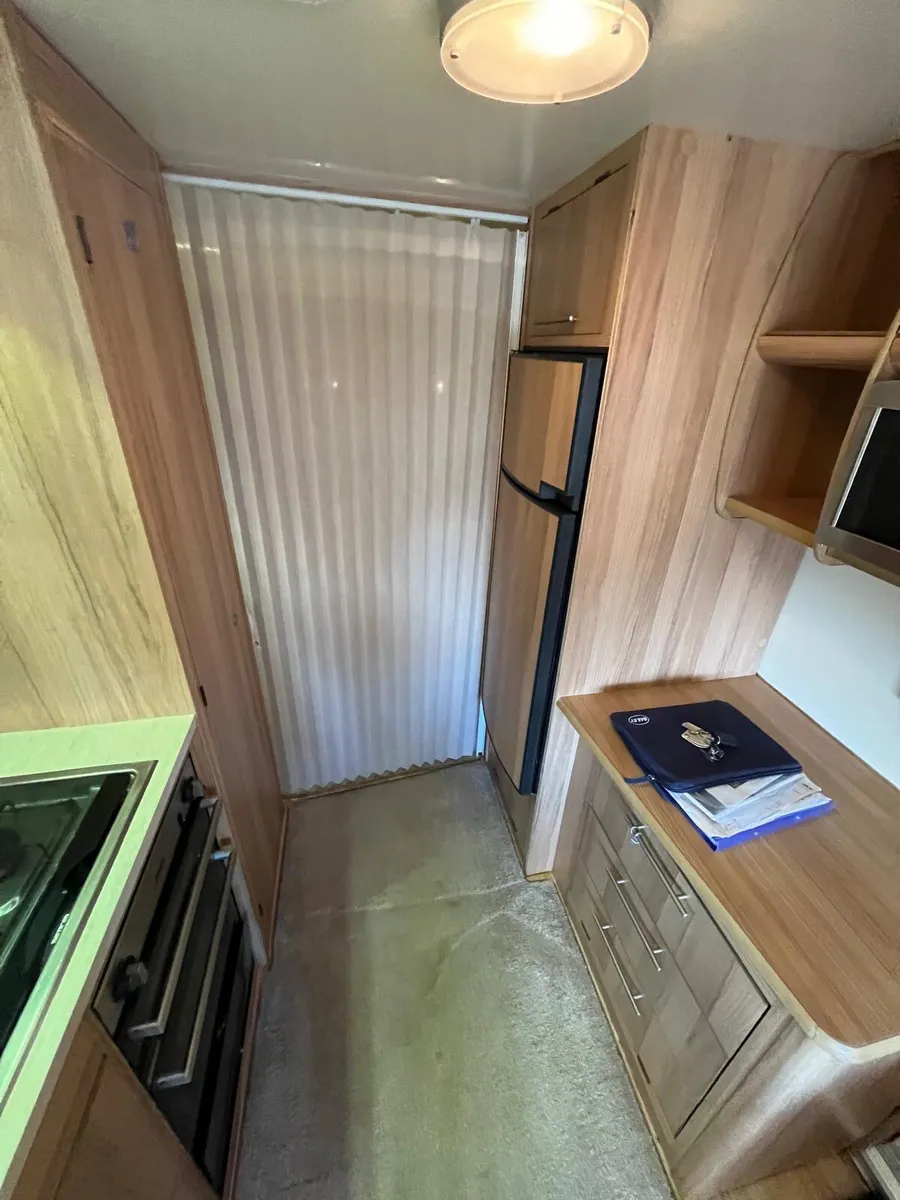 Bailey unicorn caravan - Image 4