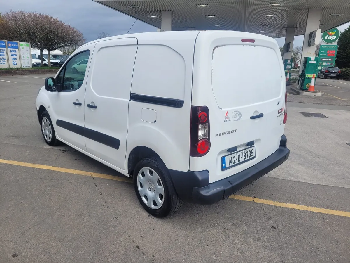 142 Peugeot partner - Image 4