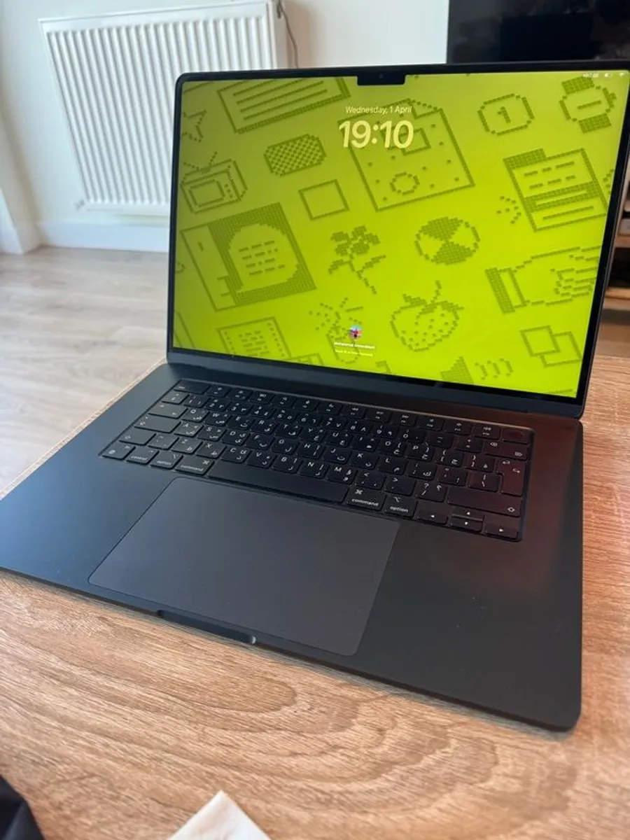 Apple MacBook Air 15" M2 (Midnight) - Mint Condition - 99% Battery - Image 2