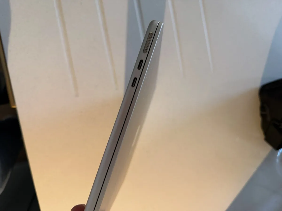 13" Macbook Air M2 256GB - Image 4