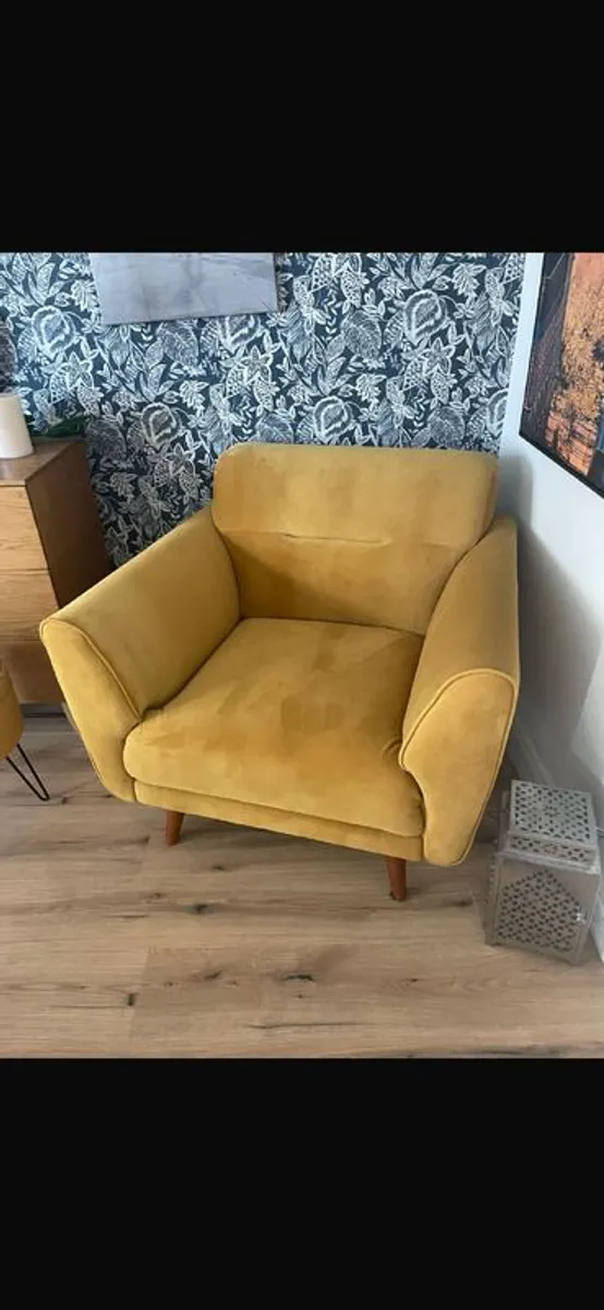 Mustard velvet armchair Michael Murphy - Image 2