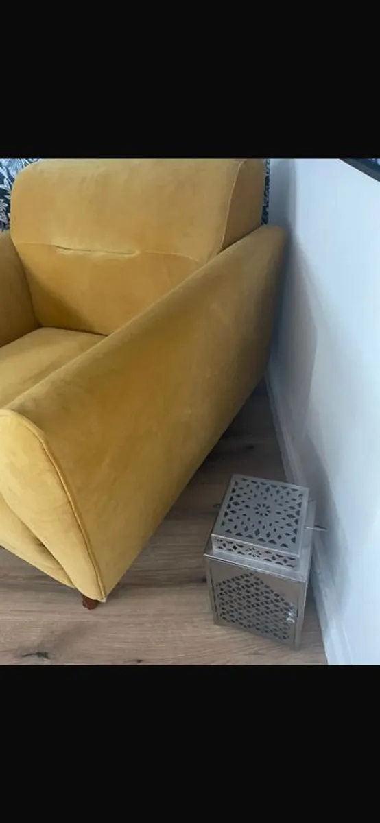 Mustard velvet armchair Michael Murphy - Image 4