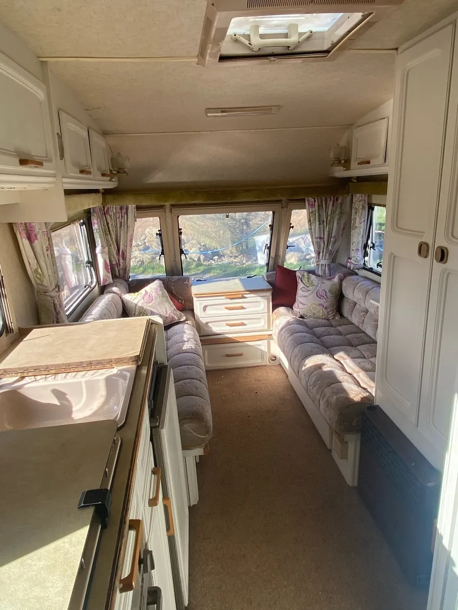 Caravan - Image 4